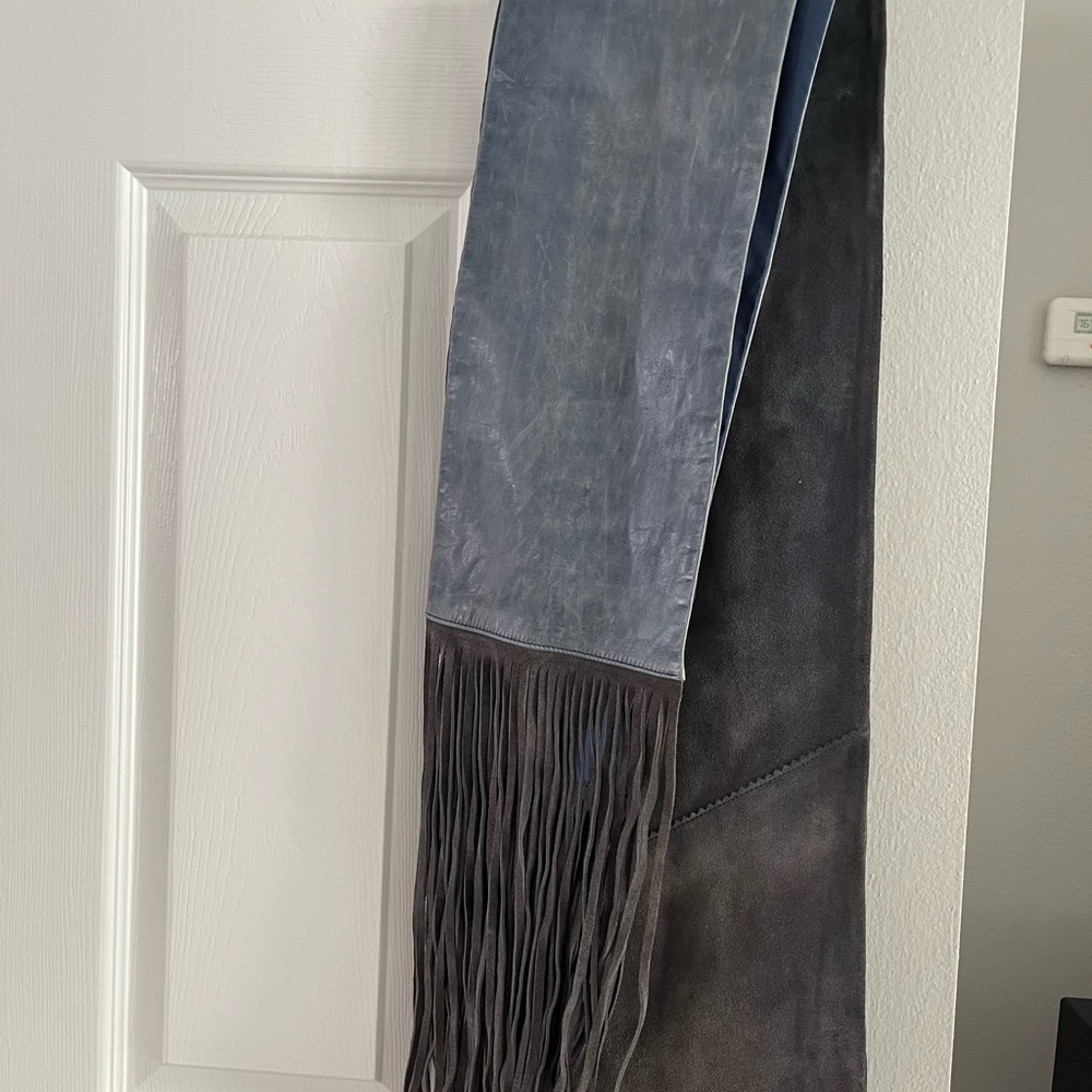 Elegant Gray and Black Scarf